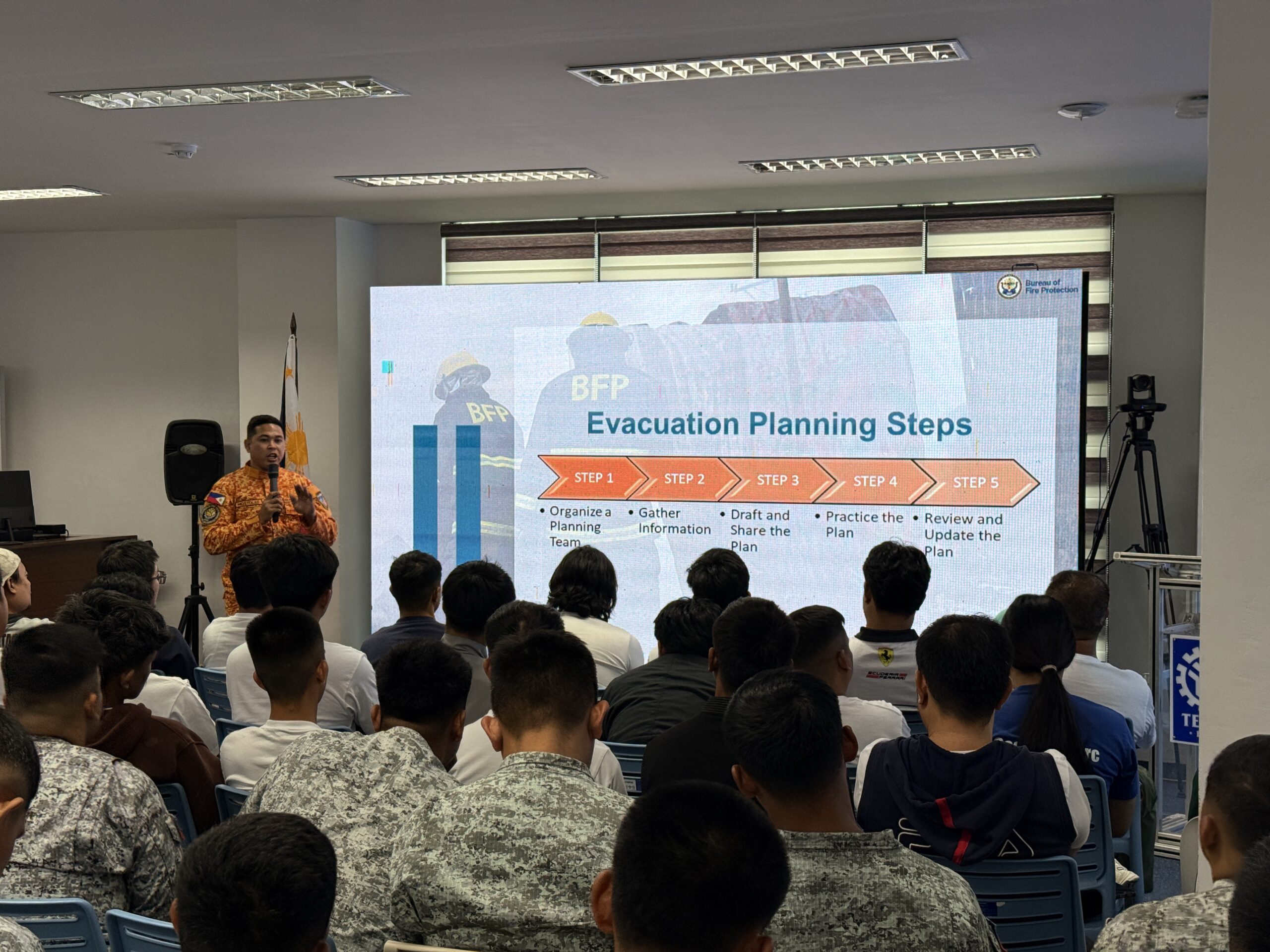 Personnel from the Bureau of Fire Protection (BFP) NCR Taguig City discussed the different
classifications of fire and the proper evacuation planning procedures during the seminar.